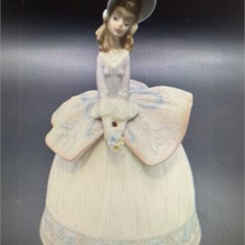 Vintage Lladró Sounds of Spring 5956 Porcelain Bell Figurine Retired Spain